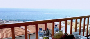 Ocean View Apartment over Los Cristianos, Playa las Vistas